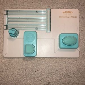 We r Memory Keepers Alphabet punch board